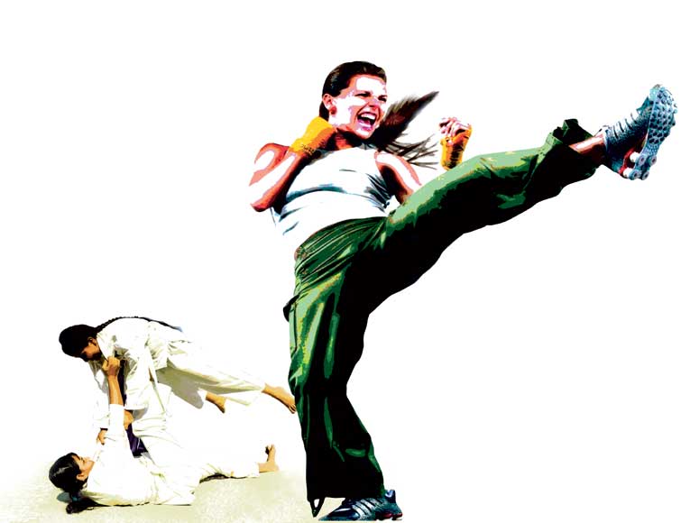 भांडा तो फूटा है मगर होगा क्या